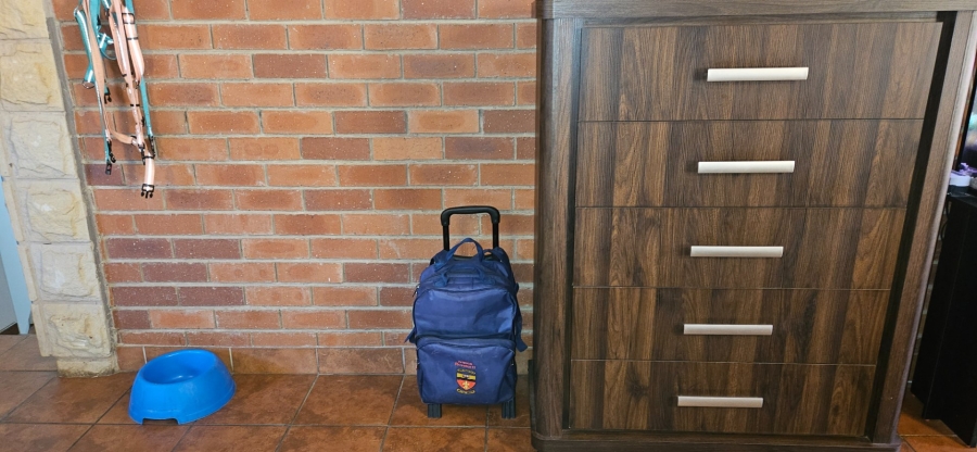 5 Bedroom Property for Sale in Langenhovenpark Free State